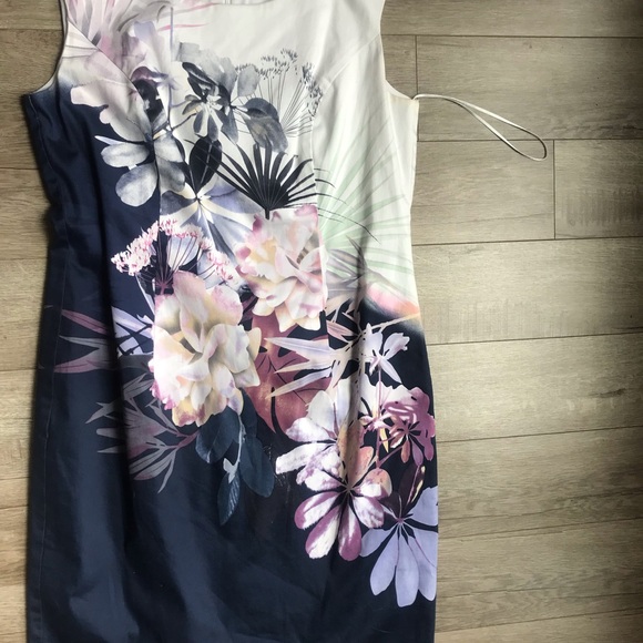 Summer blow out $9!! White with florals Ladies dress. - Picture 5 of 12